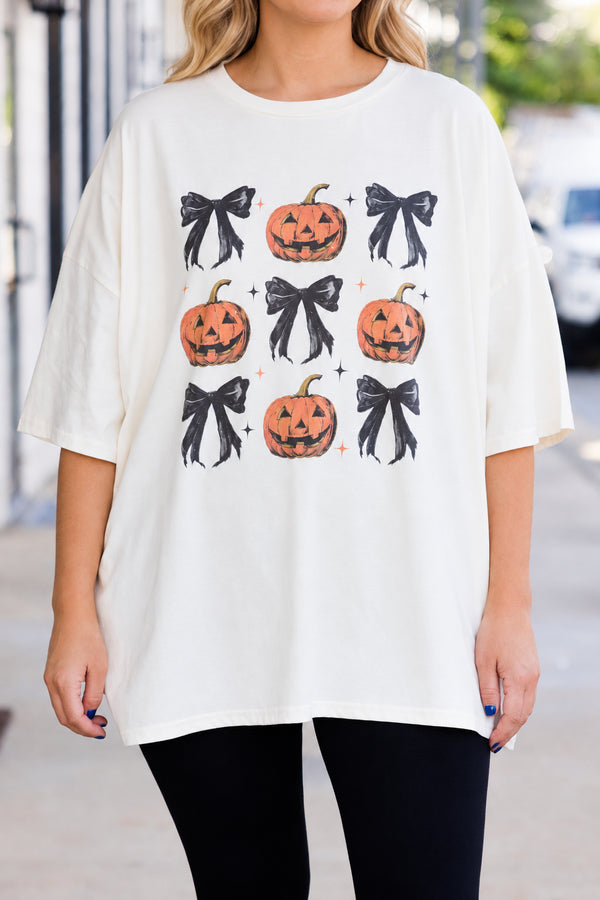 Chic Soul plus size clothing, short-sleeve ivory boyfriend tee with graphic of black bows and carved pumpkins