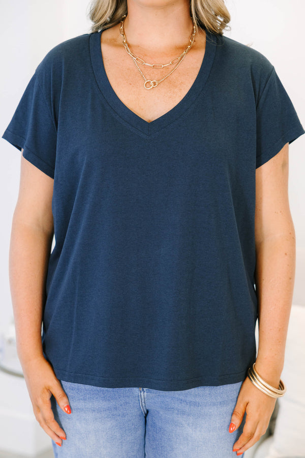 Plus Size navy blue v-neck short sleeve top paired
