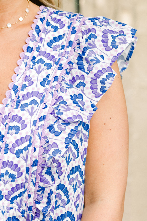 Chic Soul plus size clothing, short-flutter-sleeve purple and white top with a v-neckline and a paisley pattern