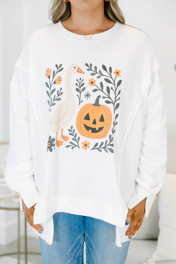 Plus Size ivory oversized crewneck sweatshirt with a goose, jack-o'-lantern, and floral graphics.