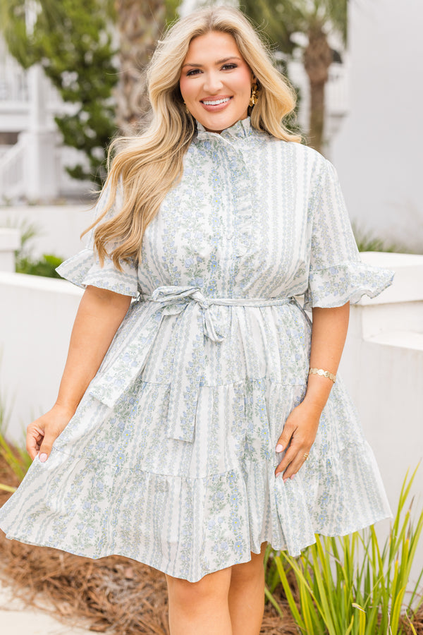 Chic Soul plus size clothing, light blue and white short sleeve floral print tiered dress that ties at the waist with a belt