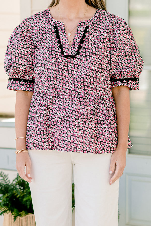 Chic Soul plus size clothing, black and purple floral print short puff sleeve top with black scallop trim on sleeves and v-neckline