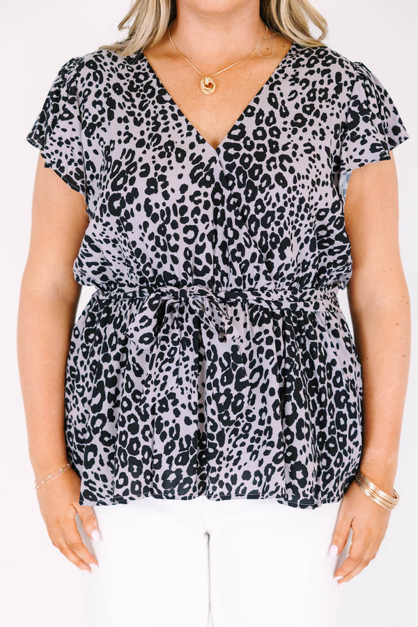 Chic Soul plus size clothing, short-sleeve gray top with a v-neckline and cinched waistline with a black leopard print 