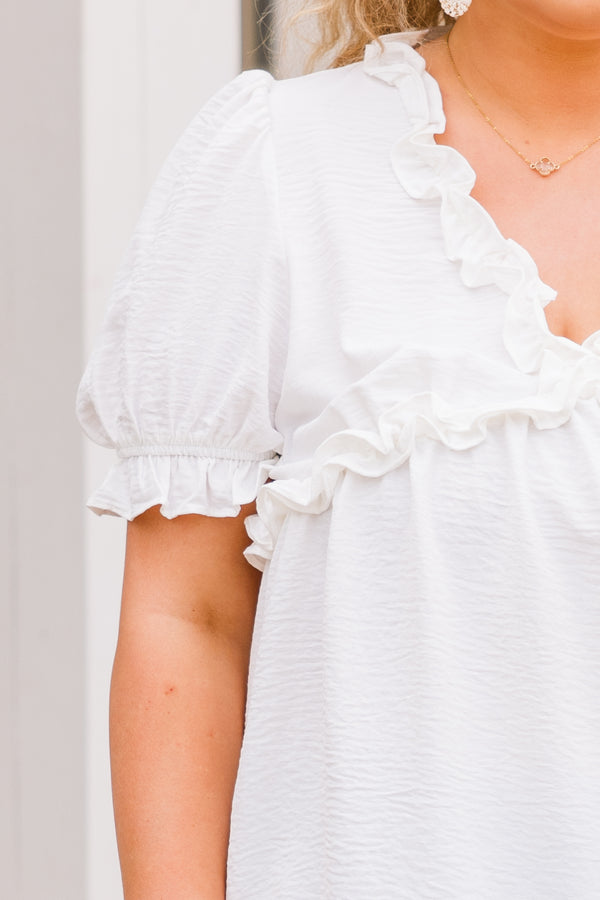 Chic Soul plus size clothing, short sleeve ivory stop with v neckline and puff sleeves with ruffle detailing