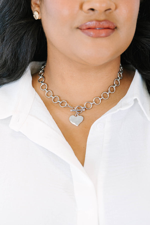 Plus Size silver chain necklace featuring a hammered heart pendant and a toggle clasp.