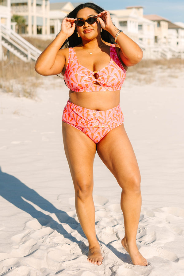Chic Soul plus size clothing, pink and orange scallop geo print sleeveless bikini top with circular keyhole cut out in the middle of the front of the top