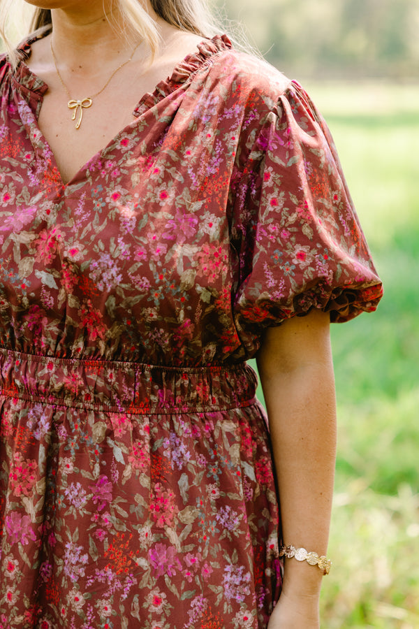 Chic Soul plus size clothing, brown floral print short puff sleeve tiered flowy maxi dress with v neckline and sinched waist