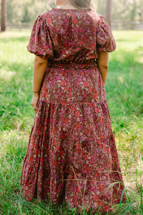 Chic Soul plus size clothing, brown floral print short puff sleeve tiered flowy maxi dress with v neckline and sinched waist