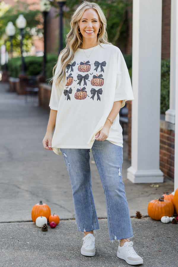 Chic Soul plus size clothing, ivory short sleeve boyfriend tee with leopard printed pumpkins with black bows graphic design