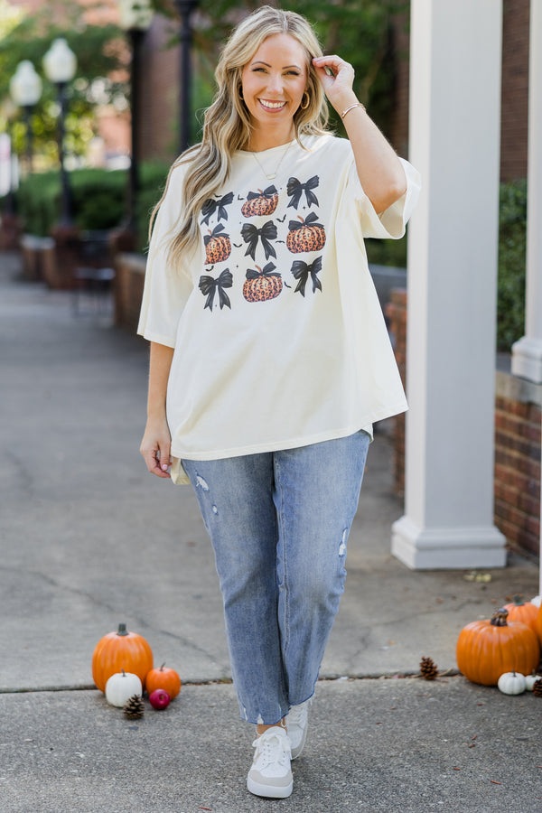 Chic Soul plus size clothing, ivory short sleeve boyfriend tee with leopard printed pumpkins with black bows graphic design