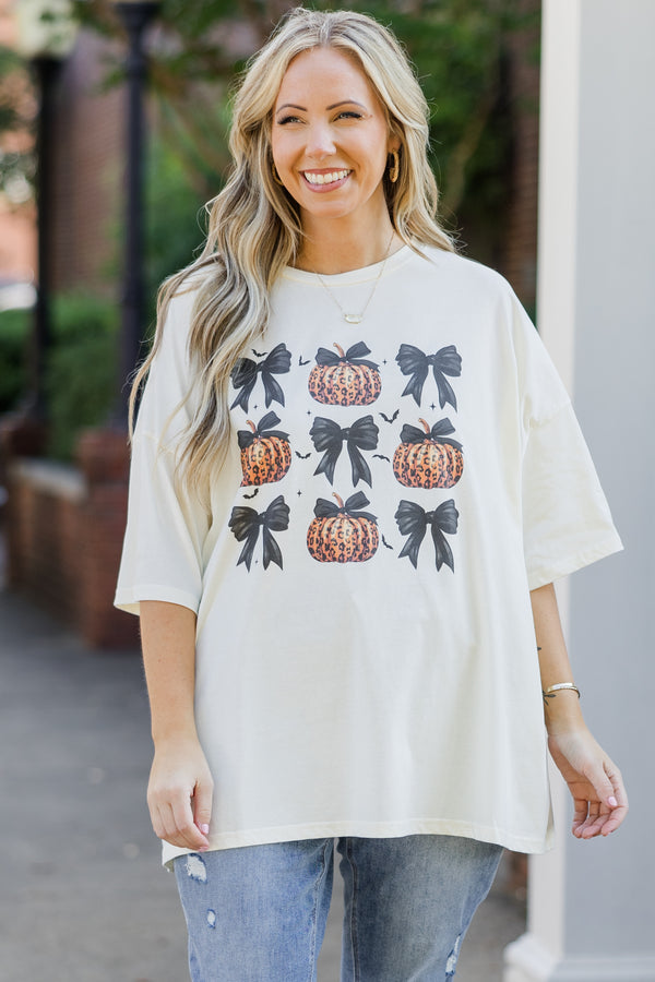 Chic Soul plus size clothing, ivory short sleeve boyfriend tee with leopard printed pumpkins with black bows graphic design