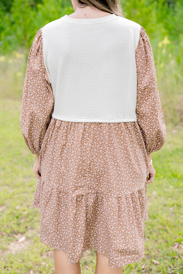Chic Soul plus size clothing, brown and ditsy white floral long bubble sleeve short dress with white cropped knitted vest top
