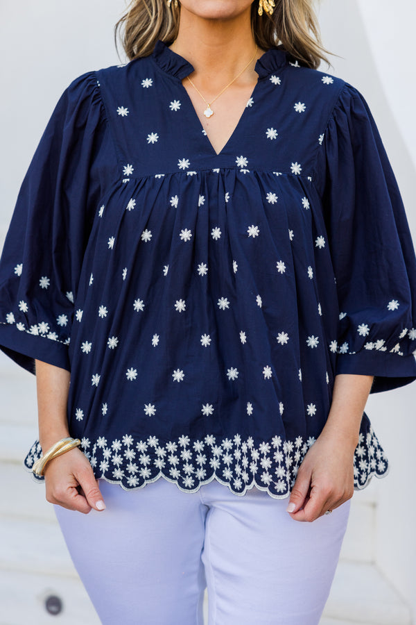 Chic Soul plus size clothing, short-sleeve navy top with white floral embroidering and a v-neckline with a scalloped hem 