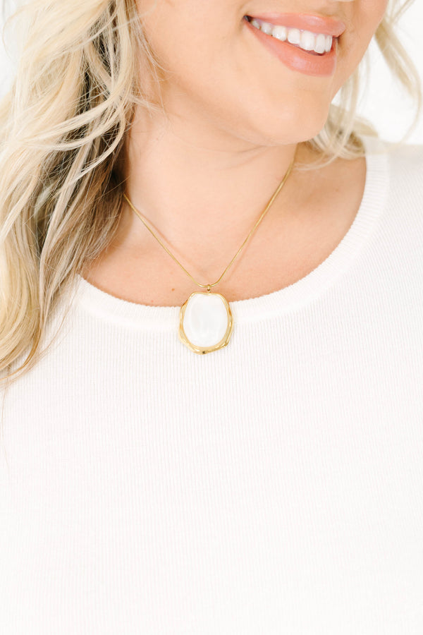 Plus Size gold chain necklace featuring an organic-shaped ivory stone pendant with a gold border.