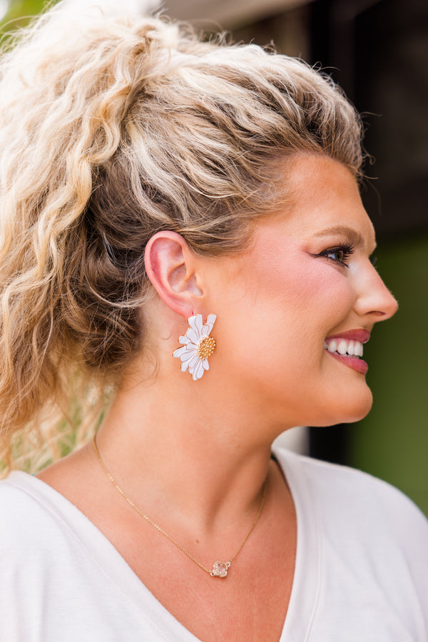 Chic Soul plus size clothing, exaggerated fan-shaped daisy flower dangle earrings with gold center and accents of gold
