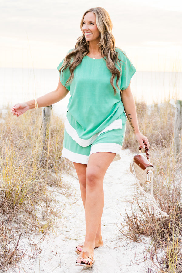 Chic Soul plus size clothing, aqua short sleeve flowy top with round neckline with flowy short sleeves with white band along the bottom