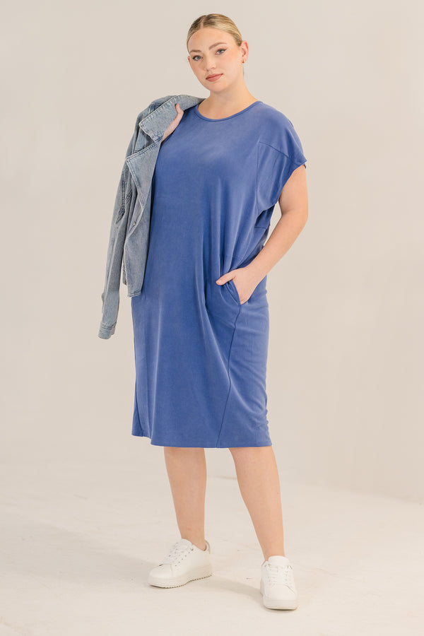 Chic Soul plus size clothing, soft stretchy ombre blue short sleeve knee length dress with round neckline