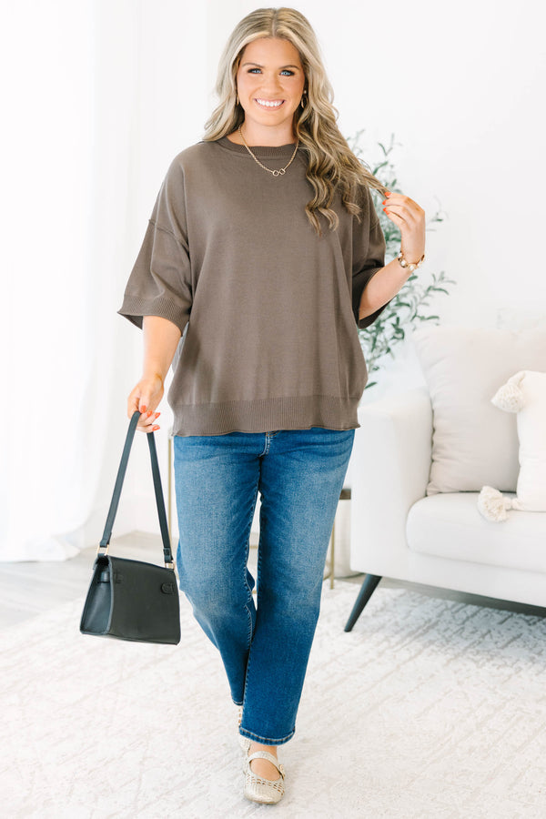 Plus Size brown short-sleeve knit sweater with a ribbed crew neck and relaxed dropped shoulders.