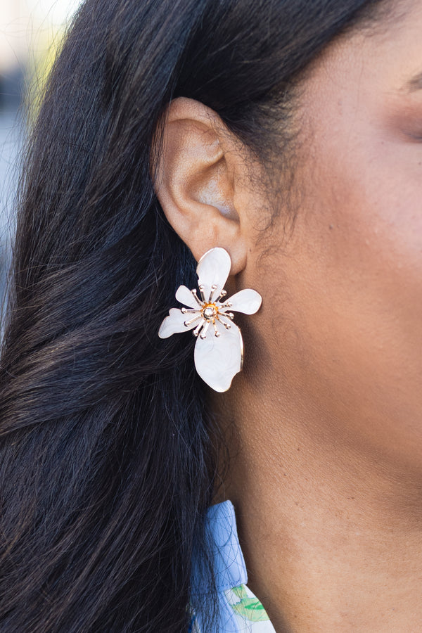 Chic Soul plus size clothing, white floral stud earring with a smaller gold flower detail on the center of the stud 

