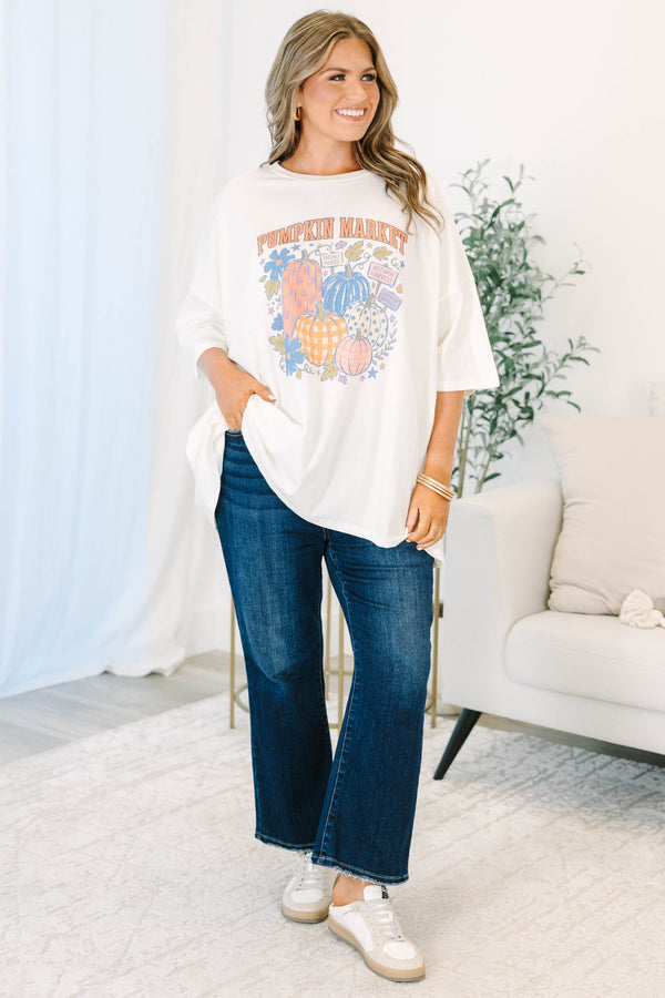 Plus Size ivory cotton boyfriend tee with a colorful pumpkin market graphic and short sleeves.