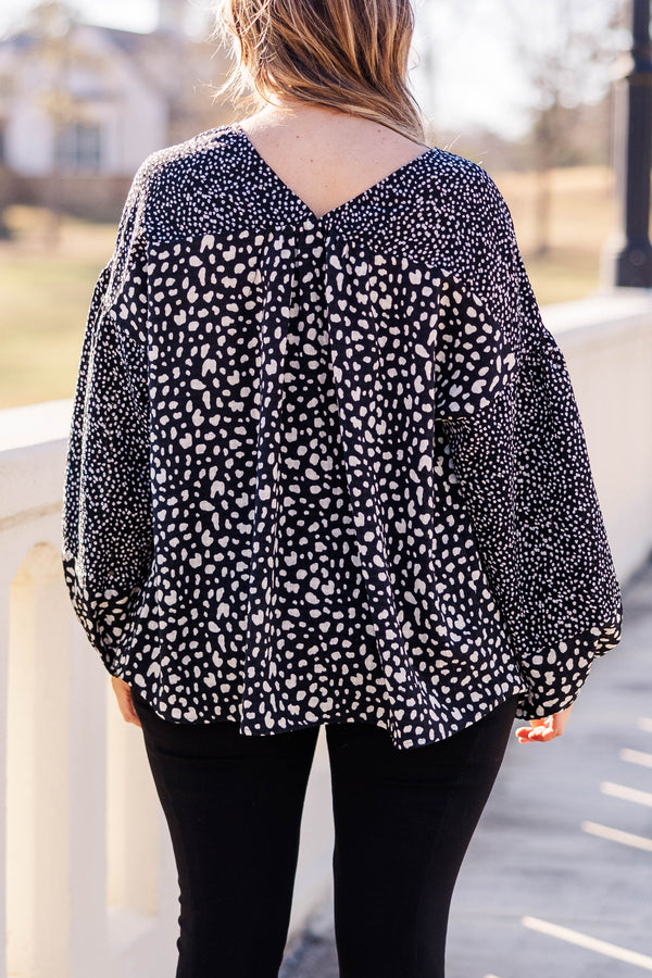 Chic Soul plus size clothing, black top with white spotted color block pattern and balloon sleeves