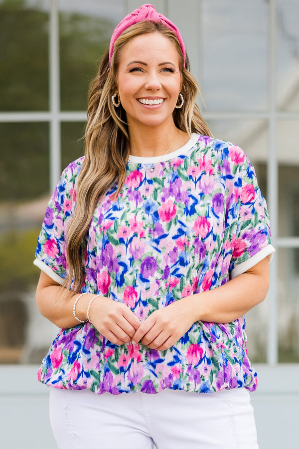Chic Soul plus size clothing, short sleeve purple/mauve top with floral pattern and white line detailing on collar and sleeves