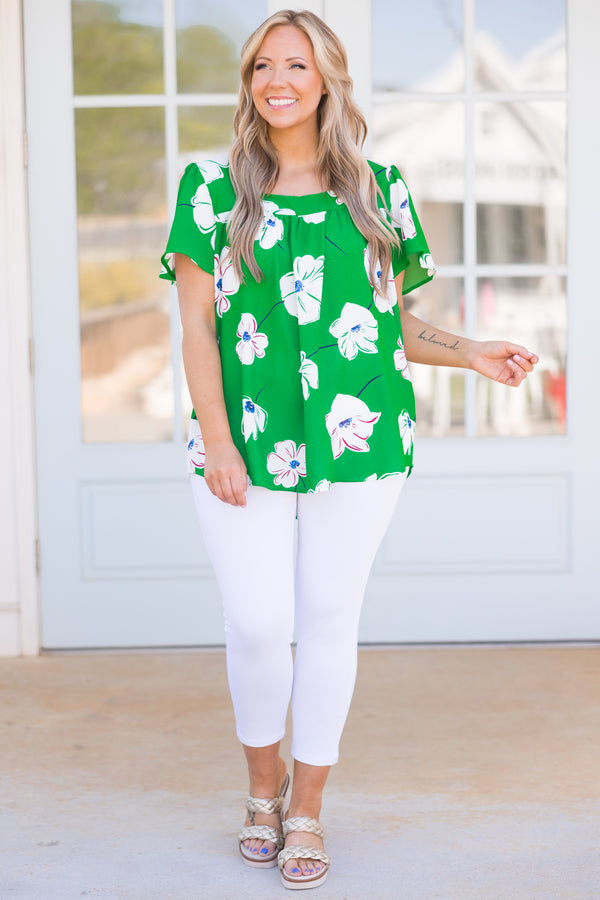 Chic Soul plus size clothing, kelly clothing flowy top with white floral pattern and puff sleeves