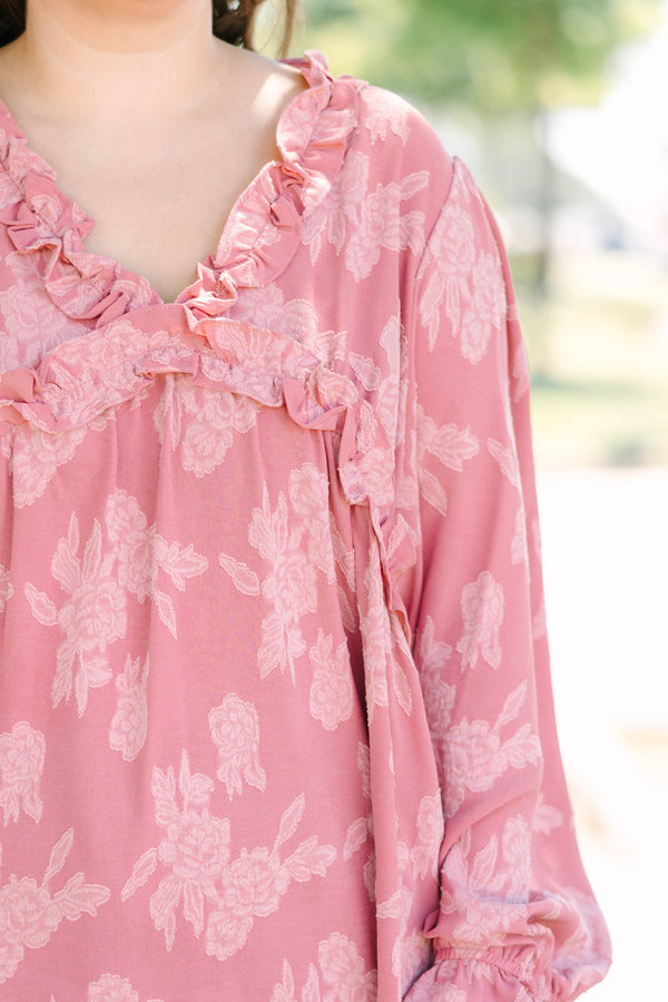 Plus Size mauve floral print top with ruffle V-neckline and long balloon sleeves.