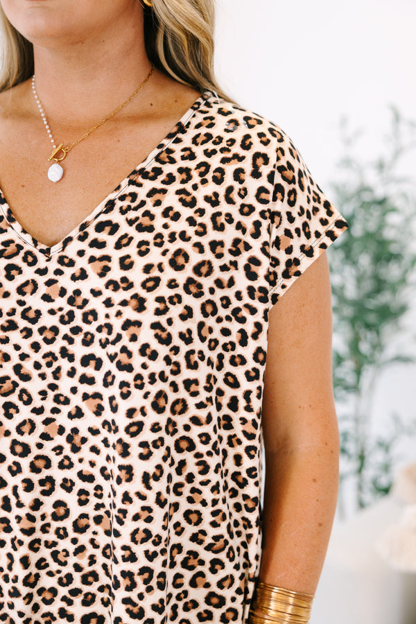 Plus Size brown leopard print v-neck dress with short sleeves and pockets.