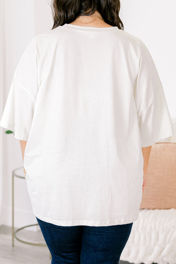 Chic Soul Plus size clothing, ivory graphic tee that has a blue tolie pumpkin graphic in the middle of the shirt with a bow on top