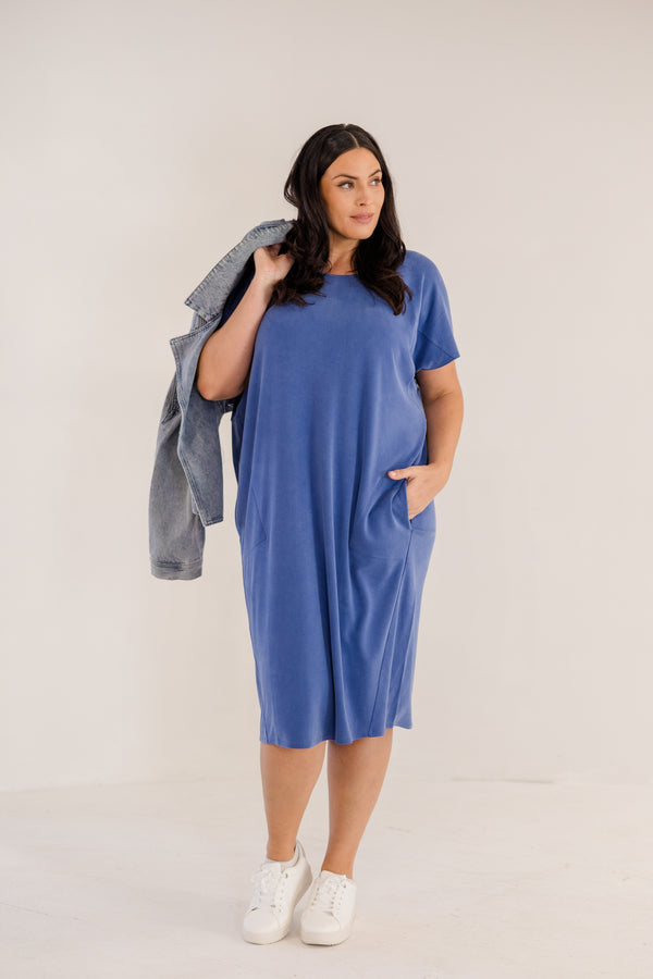 Chic Soul plus size clothing, soft stretchy ombre blue short sleeve knee length dress with round neckline