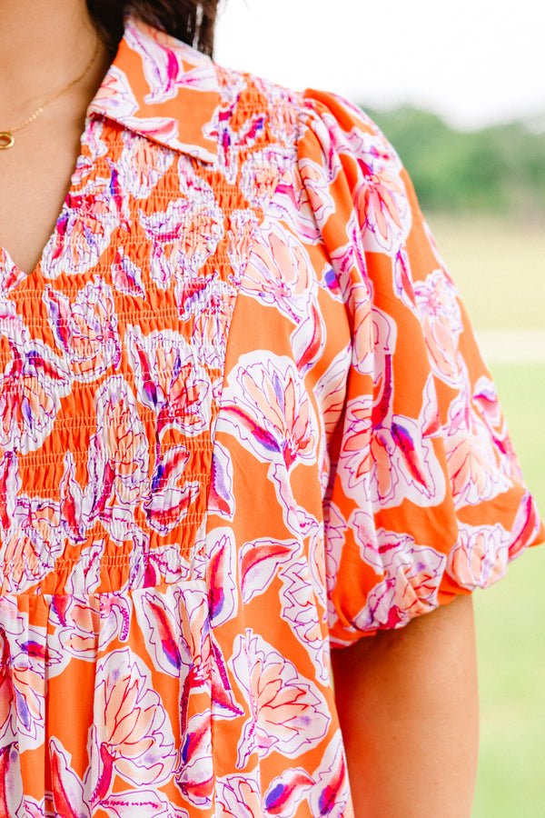 Chic Soul plus size clothing, burnt orange collared casual top with short bubble sleeves and sketch floral design