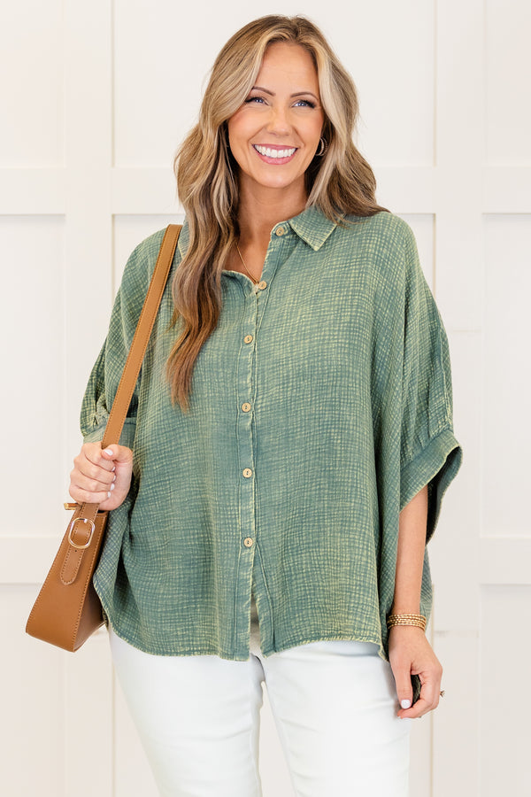 Chic Soul plus size clothing, ash jade short sleeve acid wash button up top with collar detail with cuffed sleeves
