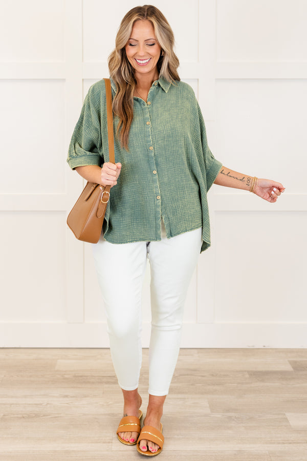 Chic Soul plus size clothing, ash jade short sleeve acid wash button up top with collar detail with cuffed sleeves
