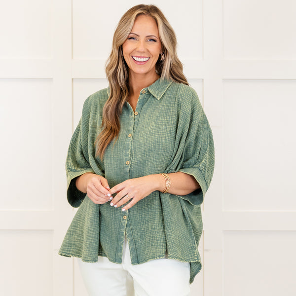 Chic Soul plus size clothing, ash jade short sleeve acid wash button up top with collar detail with cuffed sleeves
