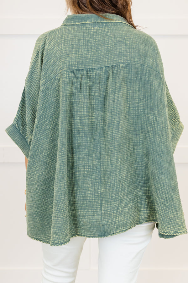 Chic Soul plus size clothing, ash jade short sleeve acid wash button up top with collar detail with cuffed sleeves
