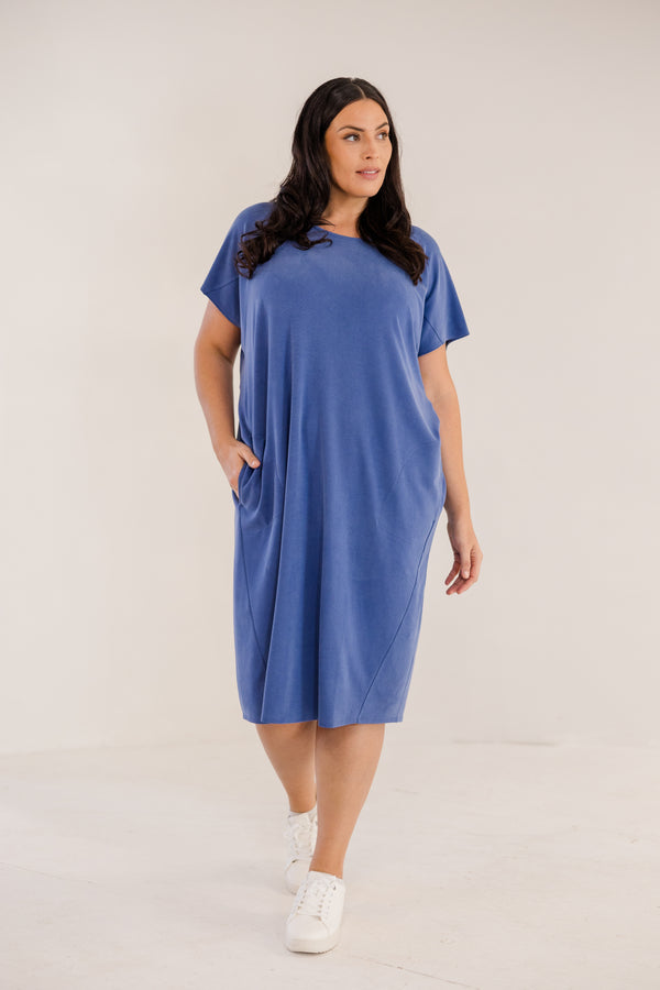 Chic Soul plus size clothing, soft stretchy ombre blue short sleeve knee length dress with round neckline