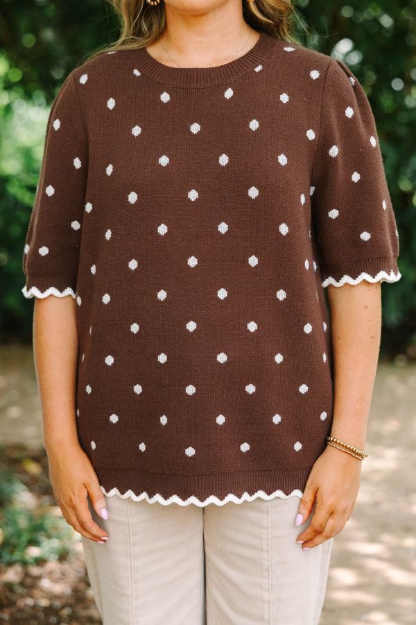 Plus Size brown short sleeve sweater with white polka dots and scalloped white trim.