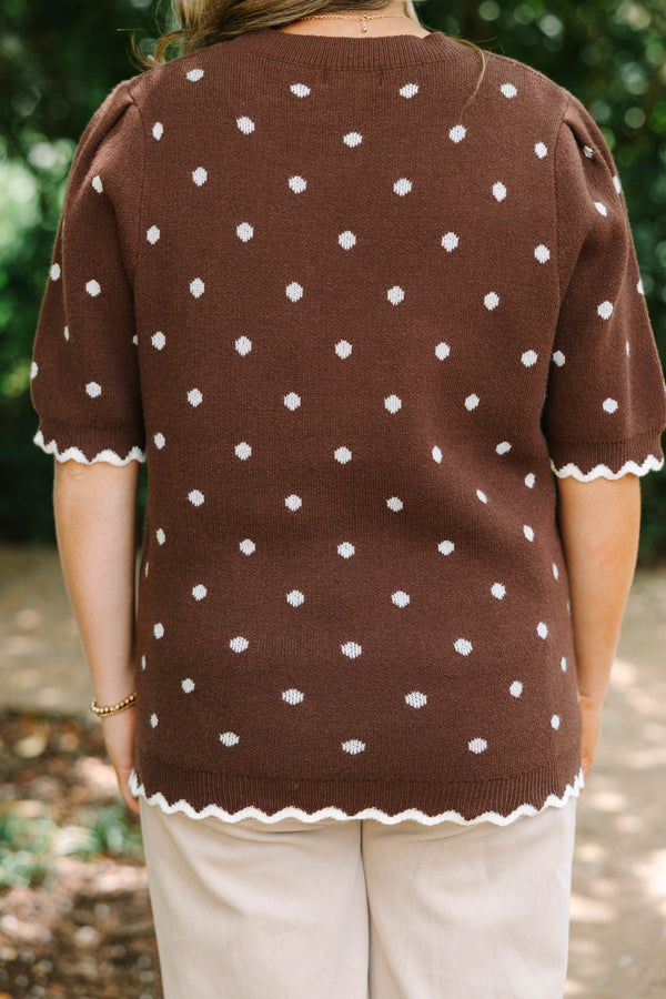 Plus Size brown short sleeve sweater with white polka dots and scalloped white trim.