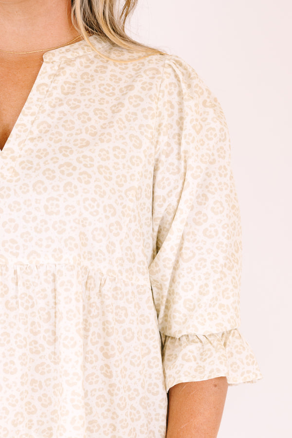 Chic Soul plus size clothing, light ivory and beige leopard print 3/4 puff sleeve tiered midi dress with cinched sleeves and v neck cut out 