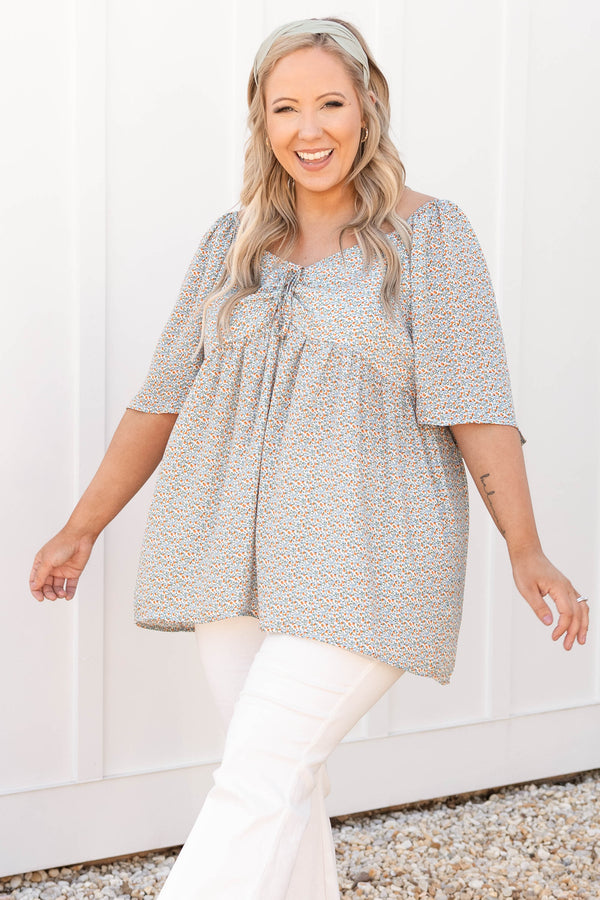 Chic Soul plus size clothing, off white ditzy floral pattern short bell sleeve v neck babydoll top