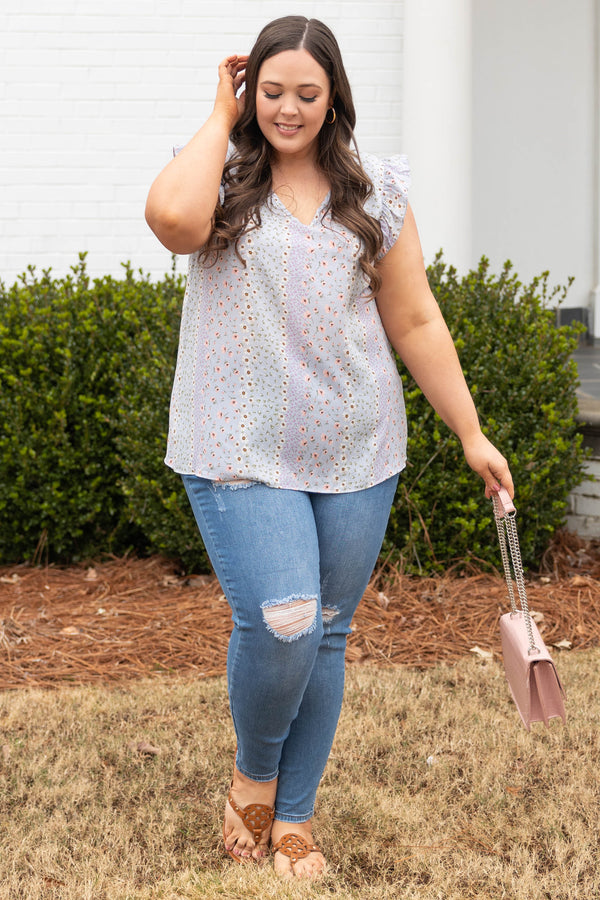 Chic Soul plus size clothing, lilac v neck short ruffle sleeve floral pattern top