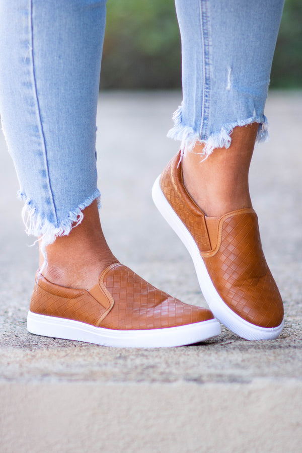 slides, brown, white sole, checker design
