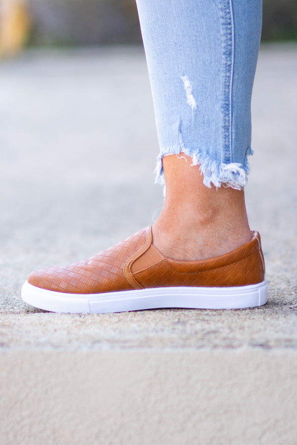 slides, brown, white sole, checker design
